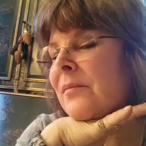 Meet your Posher, Holly